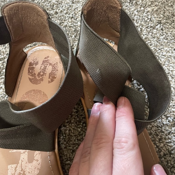 Sorel sandals - Picture 2 of 4